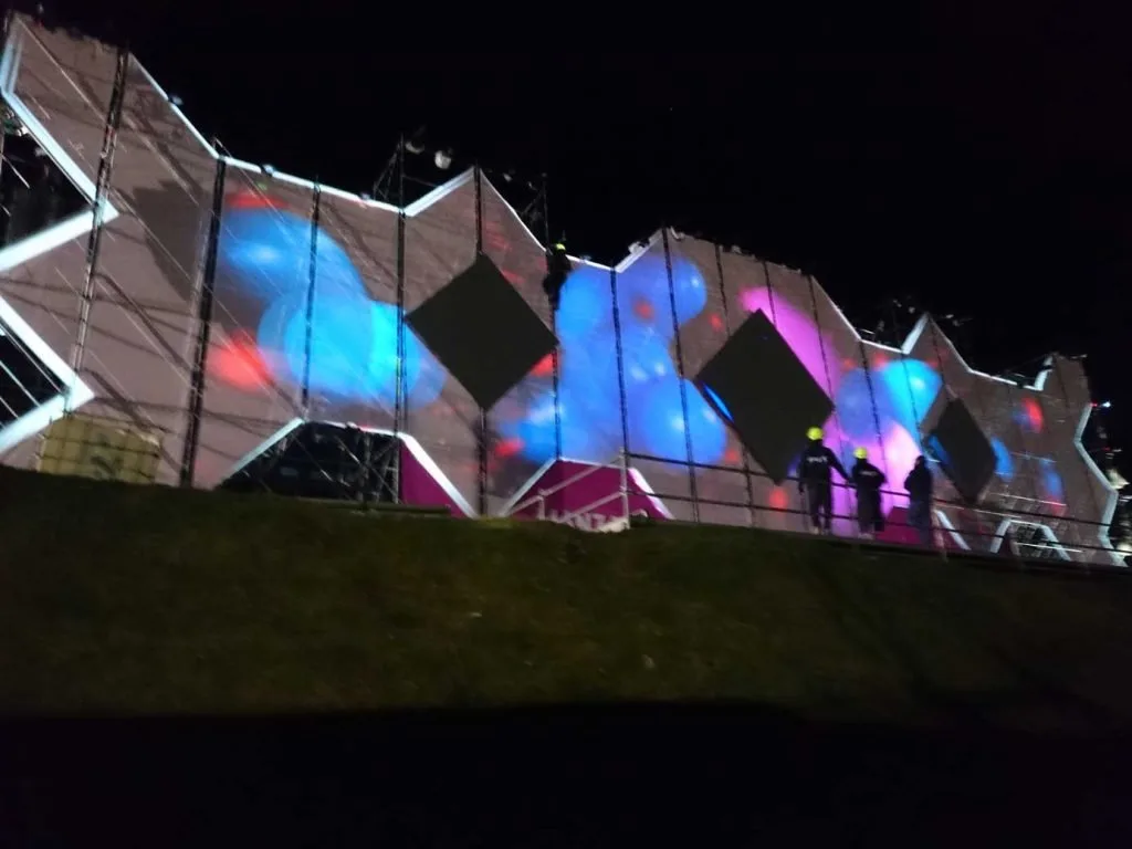 Concert projection areas and LED screen at the Postobón Katy Perry opening concert — view 2