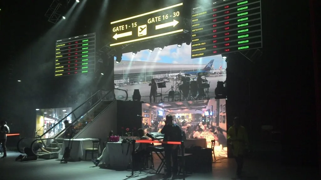 Concert stages and playback views from Ricardo Montaner performances — view 2