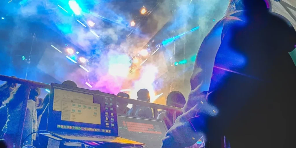 Festival stage and live visuals at Medusa Fest 2018 in Puebla — view 2