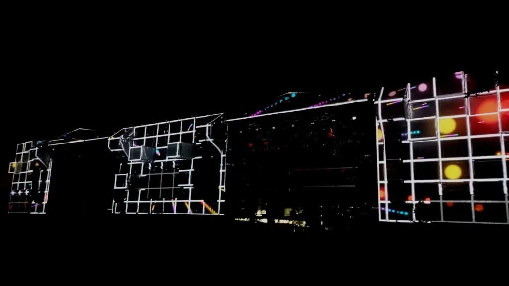 Festival stage, projection surfaces and live visuals at Pal Norte 2015 — view 4