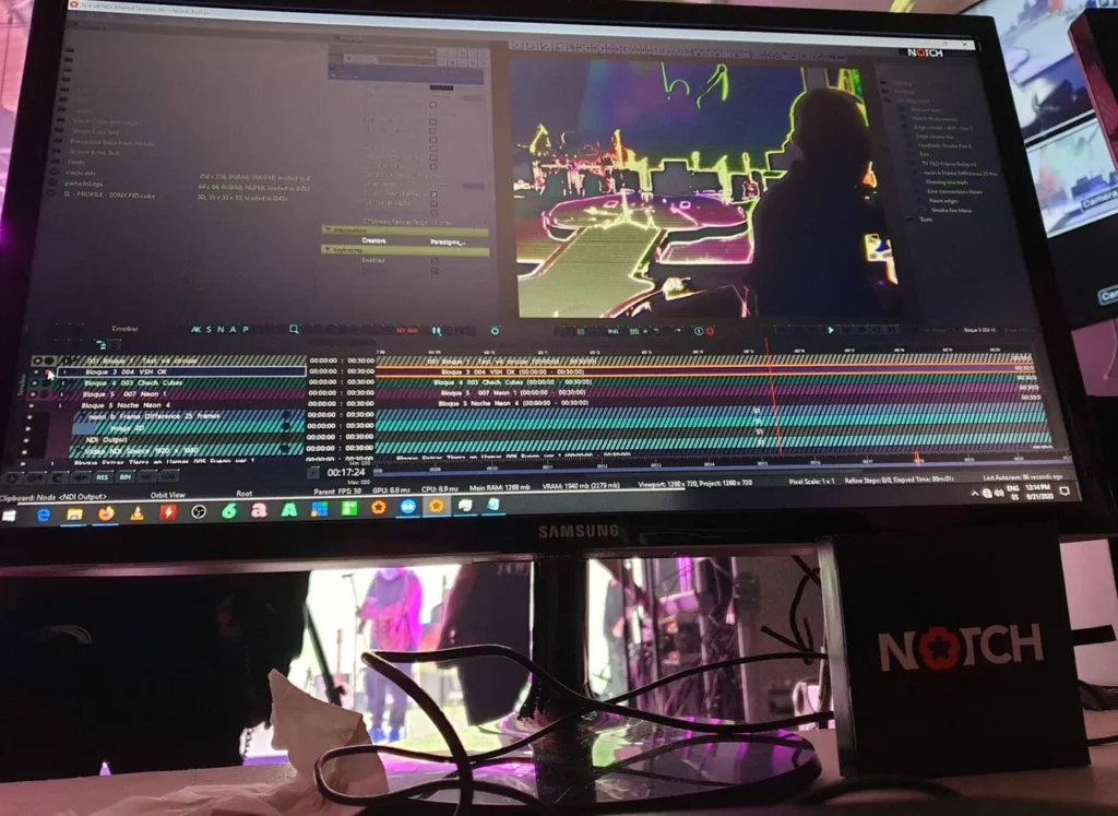 Camera-facing stage visuals and real-time image effects for El Tri’s streaming show — view 4
