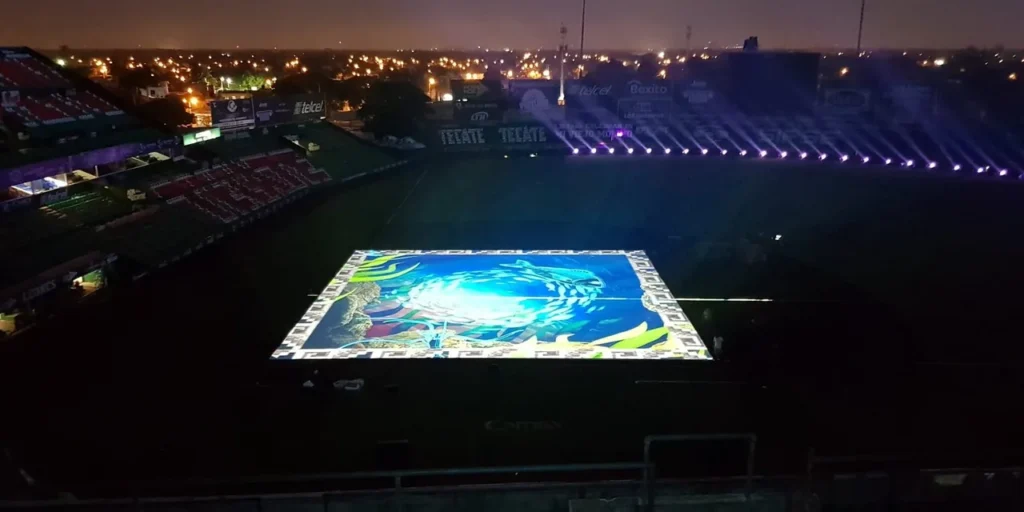 Three-projector mapped surface at Game of Stars Opening in Mérida — view 4