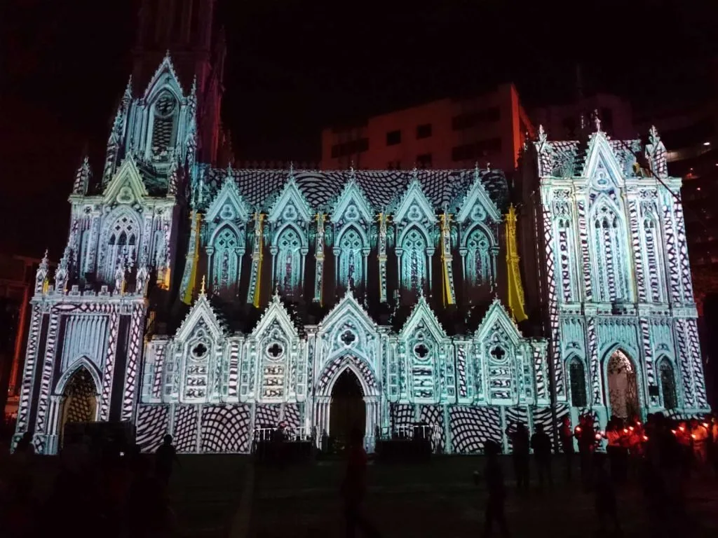 Architectural projection mapping on La Ermita church in Cali — view 5