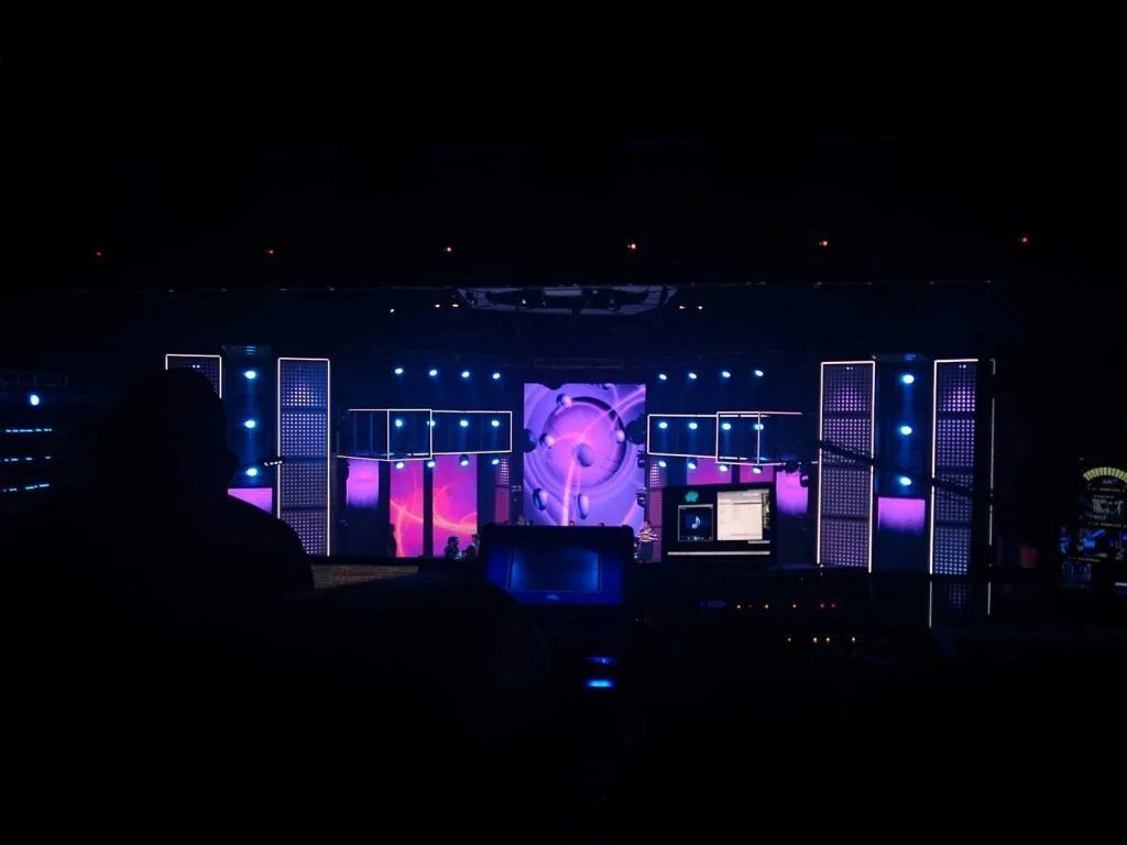LED television set and playback environment for Sí Se Puede — view 6