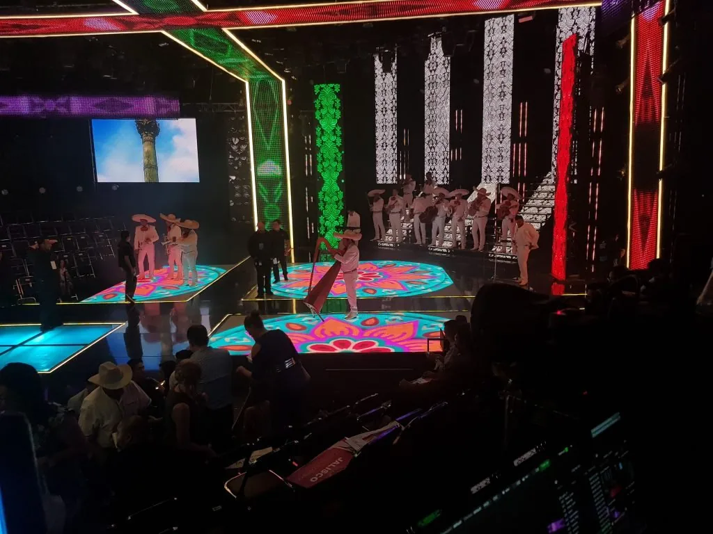 LED screen environment and stage presentation for Mexicana Universal — view 7