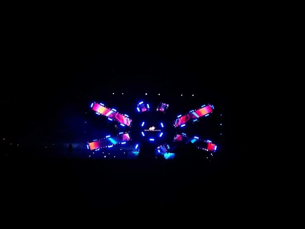 Festival screens and VJ visuals at EDC México 2016 — view 7