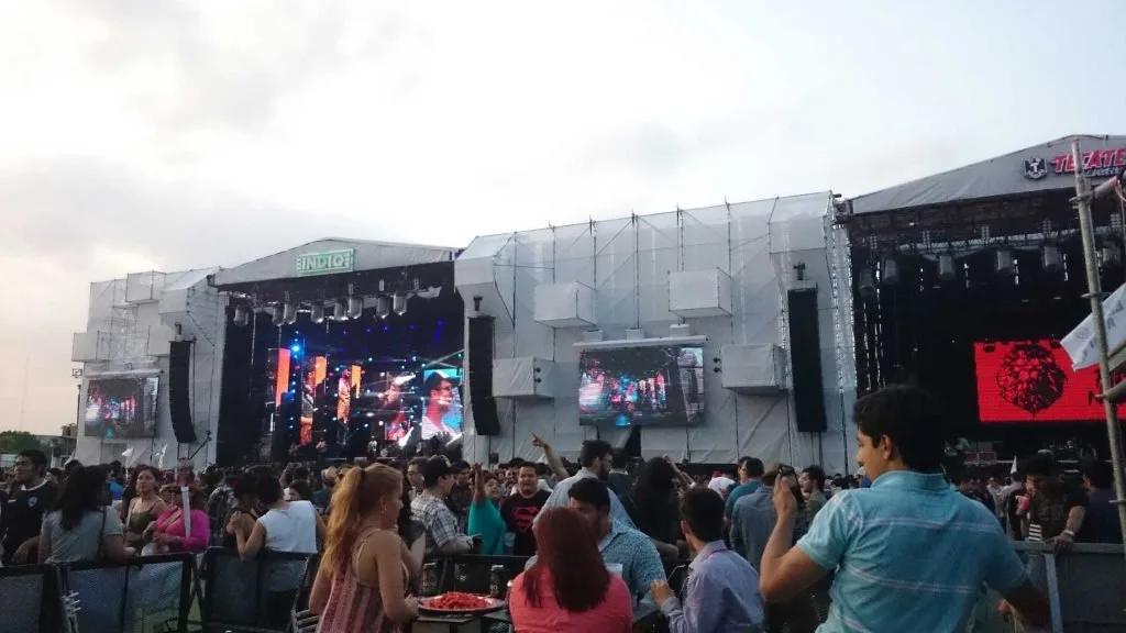 Festival stage, projection surfaces and live visuals at Pal Norte 2015 — view 8