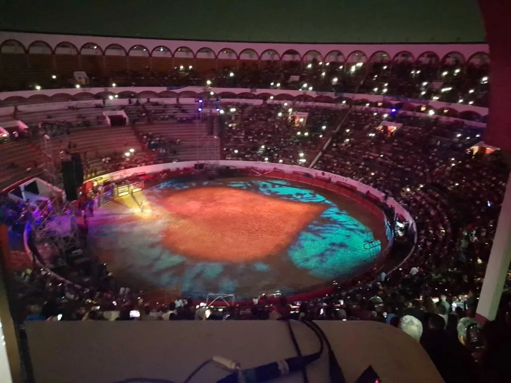 Floor projection and concert stage during a Pepe Aguilar performance — view 8