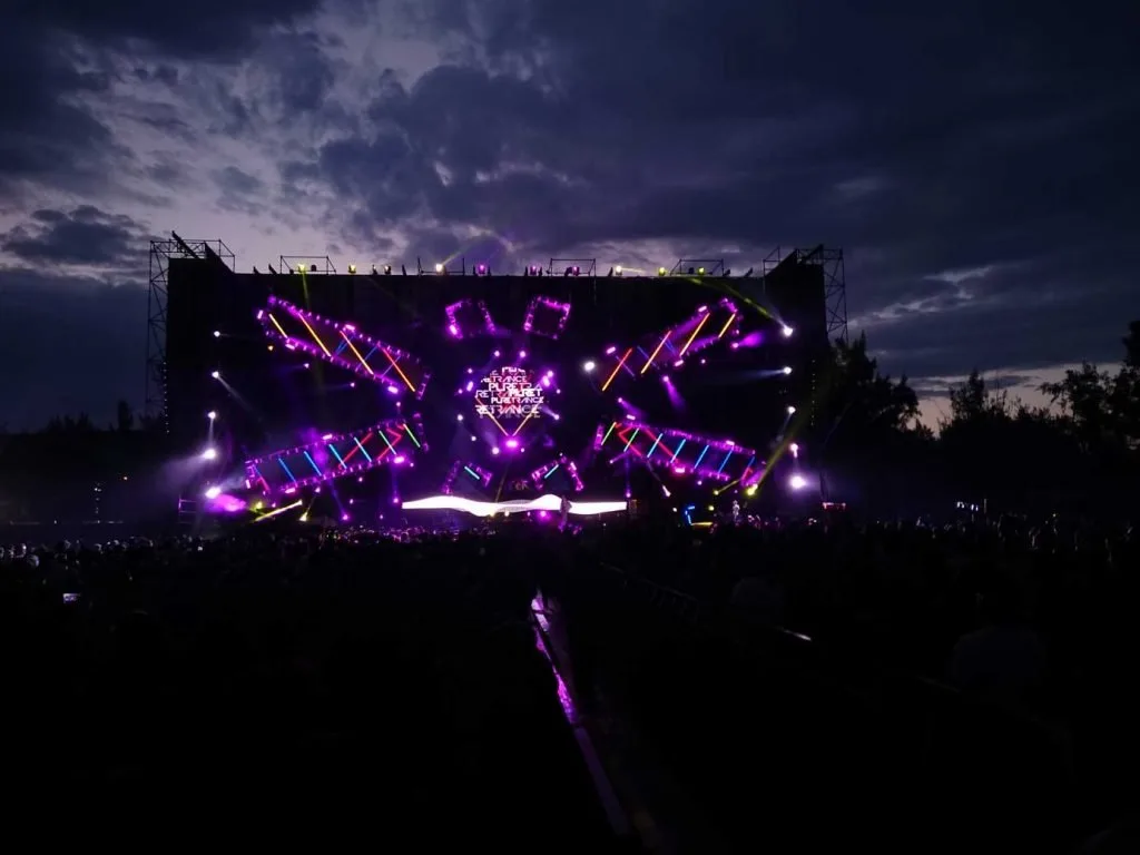 Festival screens and VJ visuals at EDC México 2016 — view 8