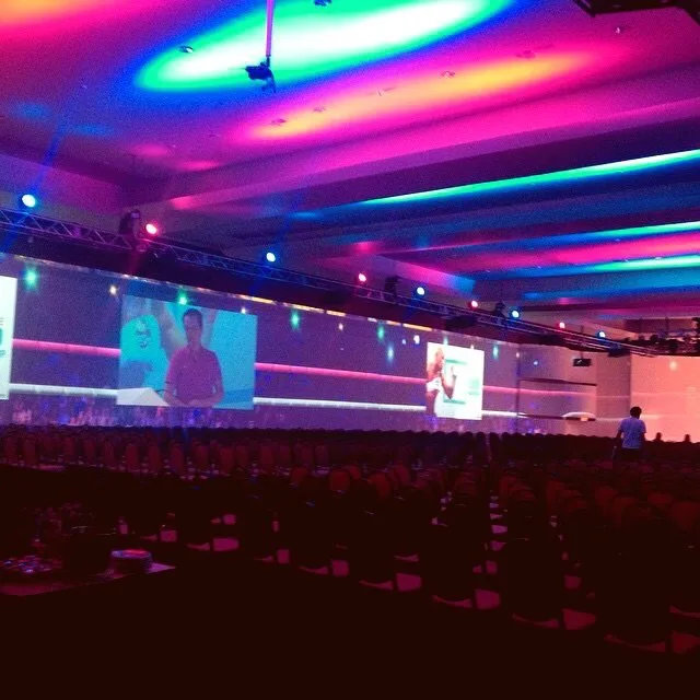 Ultra-wide multi-output projection surface for Zumm Brasil in Cancún — view 8