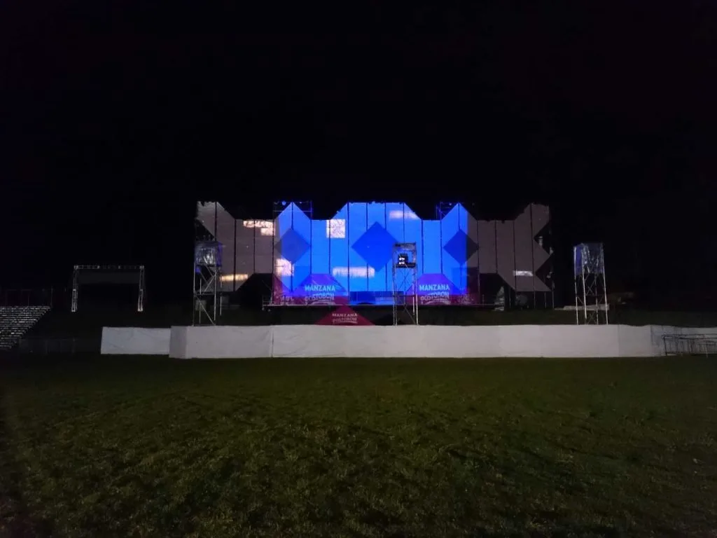 Concert projection areas and LED screen at the Postobón Katy Perry opening concert — view 9