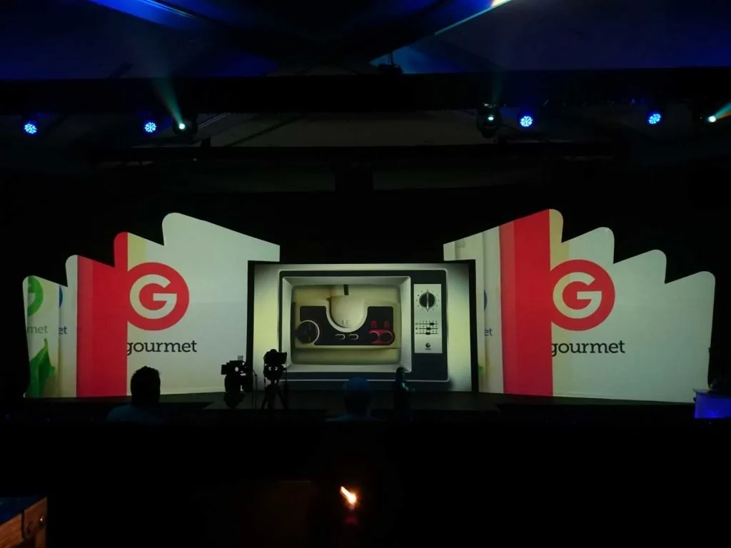 Three-area projection setup for Up Front TV Channels in Punta Cana — view 11