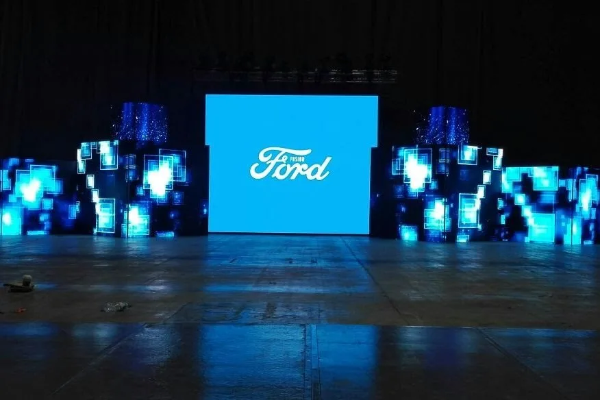 Display and playback setup for the Ford project in Mexico City — view 11
