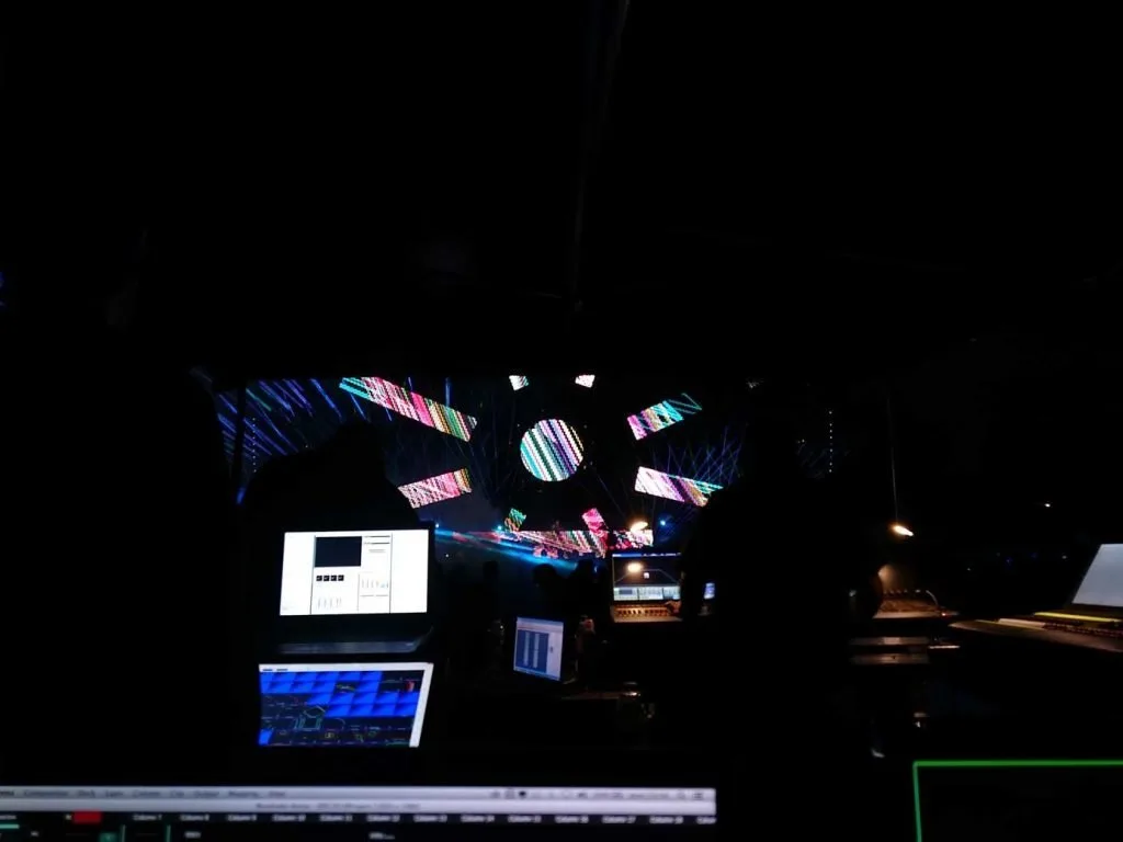 Festival screens and VJ visuals at EDC México 2016 — view 12