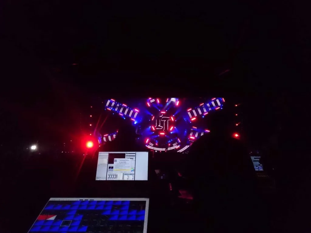 Festival screens and VJ visuals at EDC México 2016 — view 13