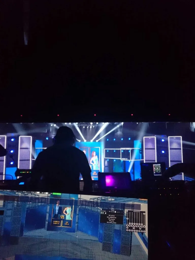 LED television set and playback environment for Sí Se Puede — view 15