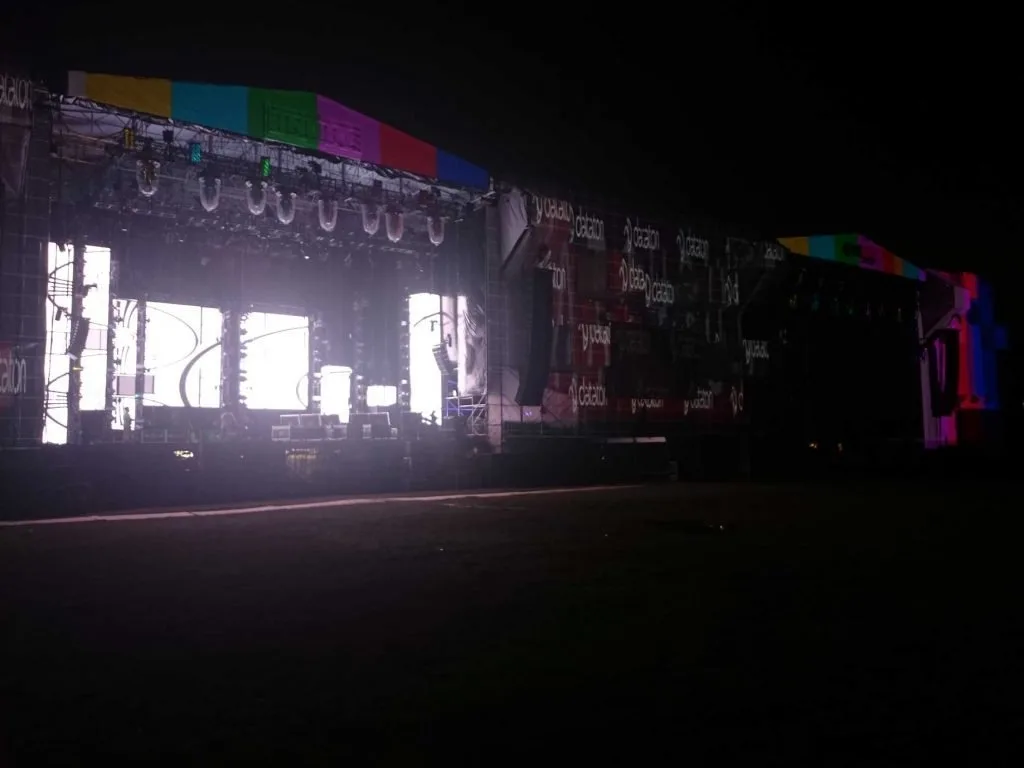 Festival stage, projection surfaces and live visuals at Pal Norte 2015 — view 19