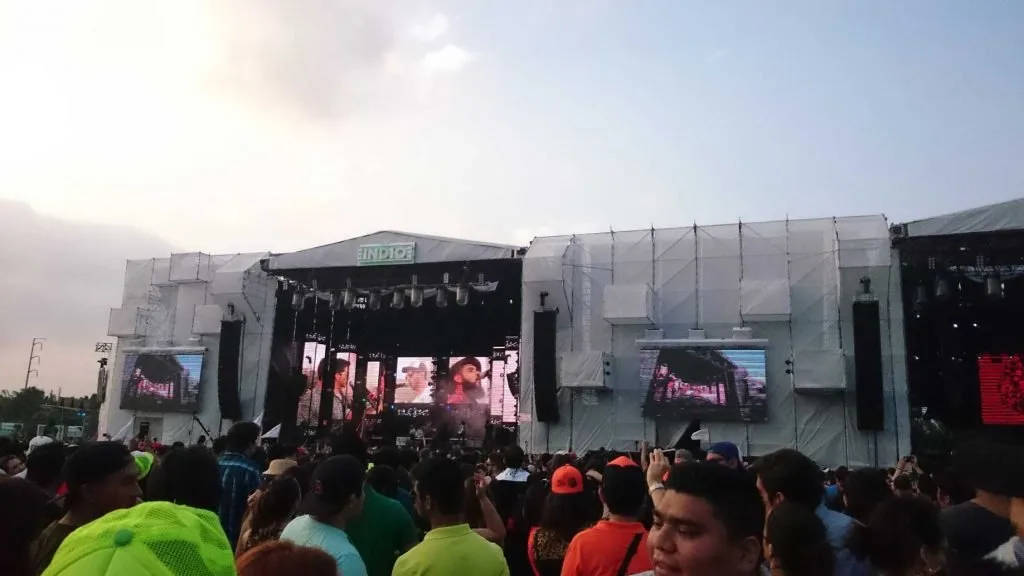 Festival stage, projection surfaces and live visuals at Pal Norte 2015 — view 20